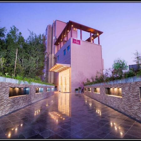 Regenta Central Grand Exotica Pimpri-Chinchwad Exterior foto