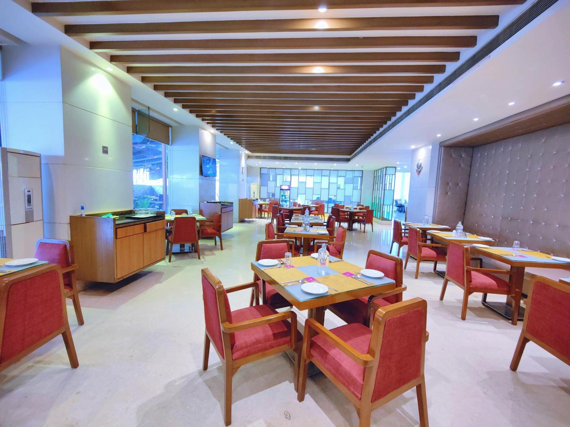 Regenta Central Grand Exotica Pimpri-Chinchwad Exterior foto