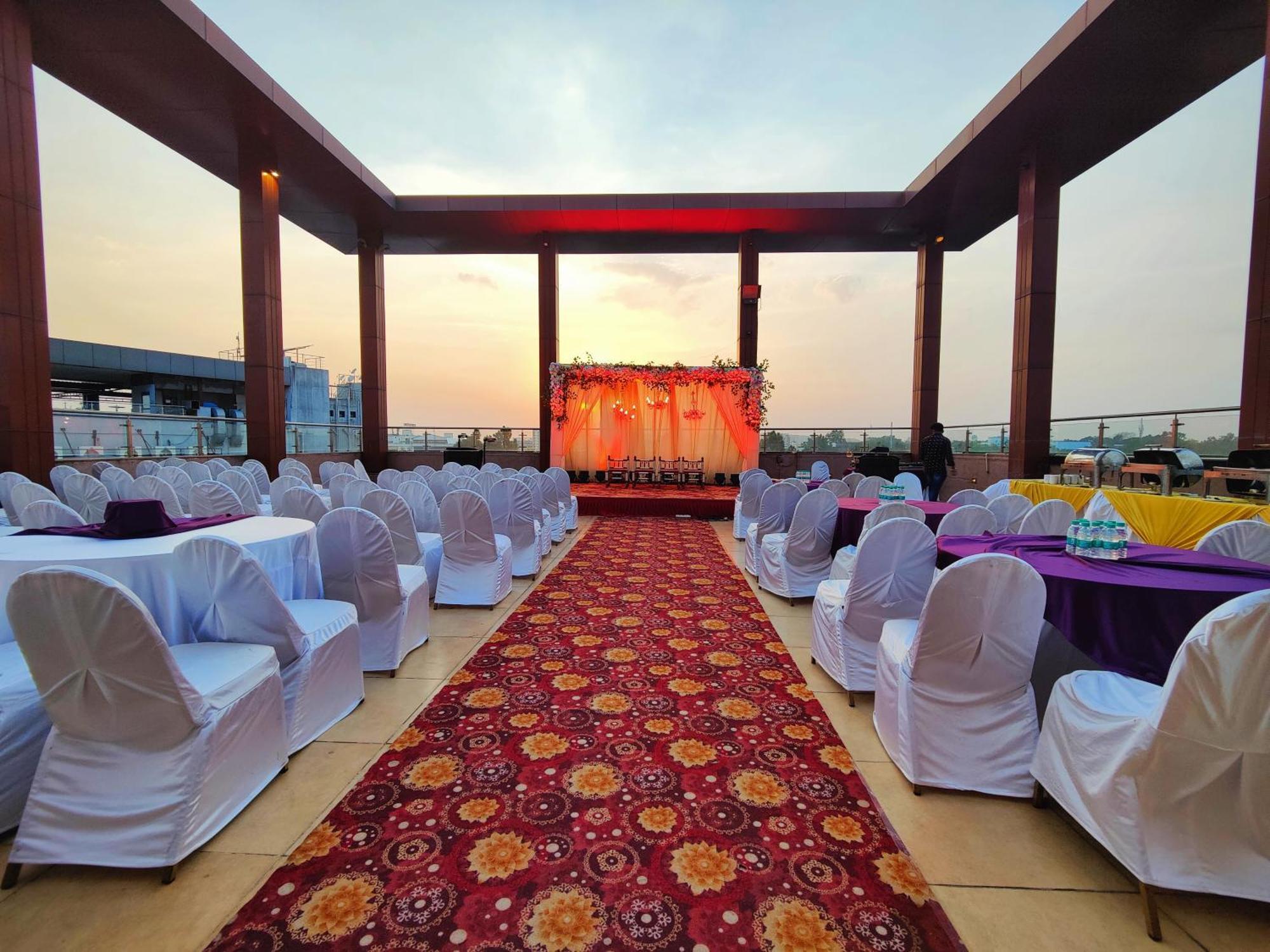 Regenta Central Grand Exotica Pimpri-Chinchwad Exterior foto