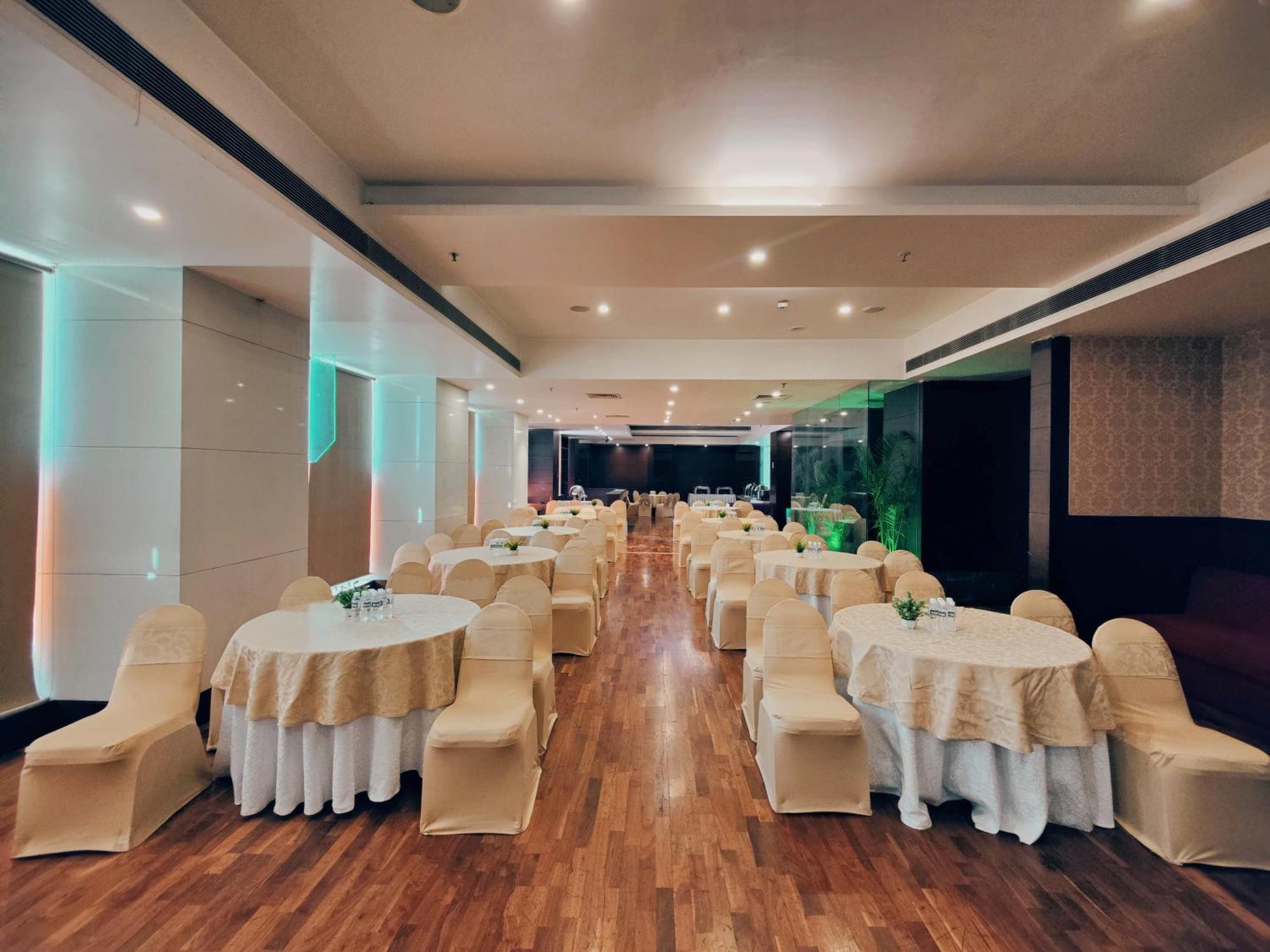 Regenta Central Grand Exotica Pimpri-Chinchwad Exterior foto