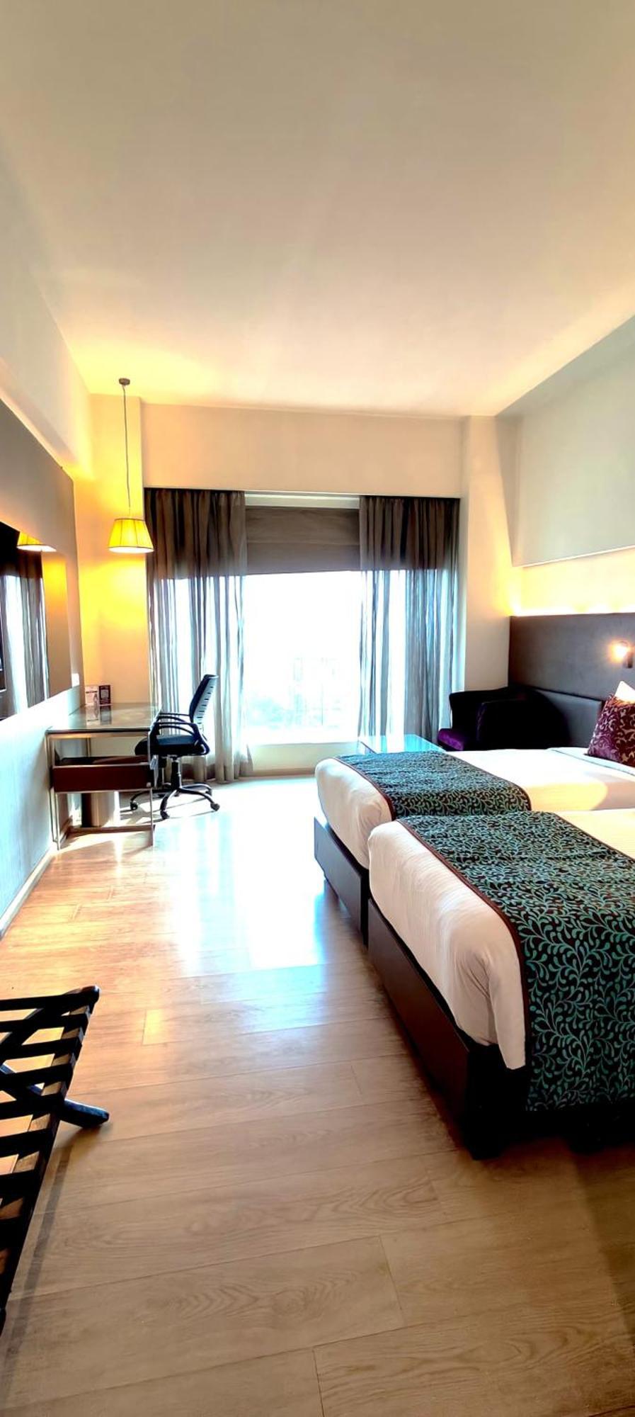 Regenta Central Grand Exotica Pimpri-Chinchwad Exterior foto
